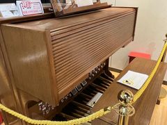 -柏斯音乐艺术中心·钢琴·吉他(上音店)