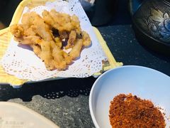 -老牌坊云南鱼豆花火锅(哈西万达店)