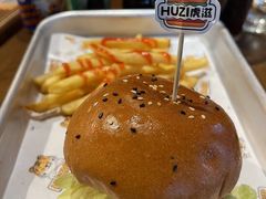 -HUZI虎滋精酿餐吧(京西大悦城店)