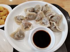 牛肉香菜饺子-华中科技大学百景园(三楼酒店)