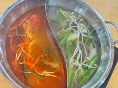 白汤红汤鸳鸯锅底-龙大头庖汤店