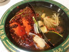 菌汤鸳鸯锅-有拈头成都市井火锅(南山总店)