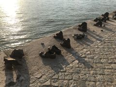 -多瑙河畔鞋履雕塑