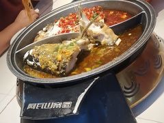 -阿瓦山寨·湘菜现炒·剁椒鱼头王(咸阳总店)