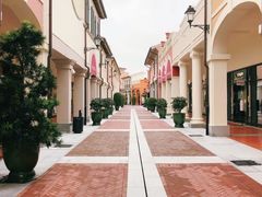 -佛罗伦萨小镇广佛名品奥特莱斯(疏港路店)