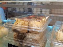 -白玉兰食品甜凤店(合生汇店)