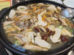 吃到住院的杂菌锅-草墩罗非鱼庄•野生菌•腊排骨(七星街上段店)