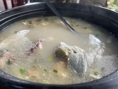 -土砂锅生态山庄·非遗砂锅雅鱼
