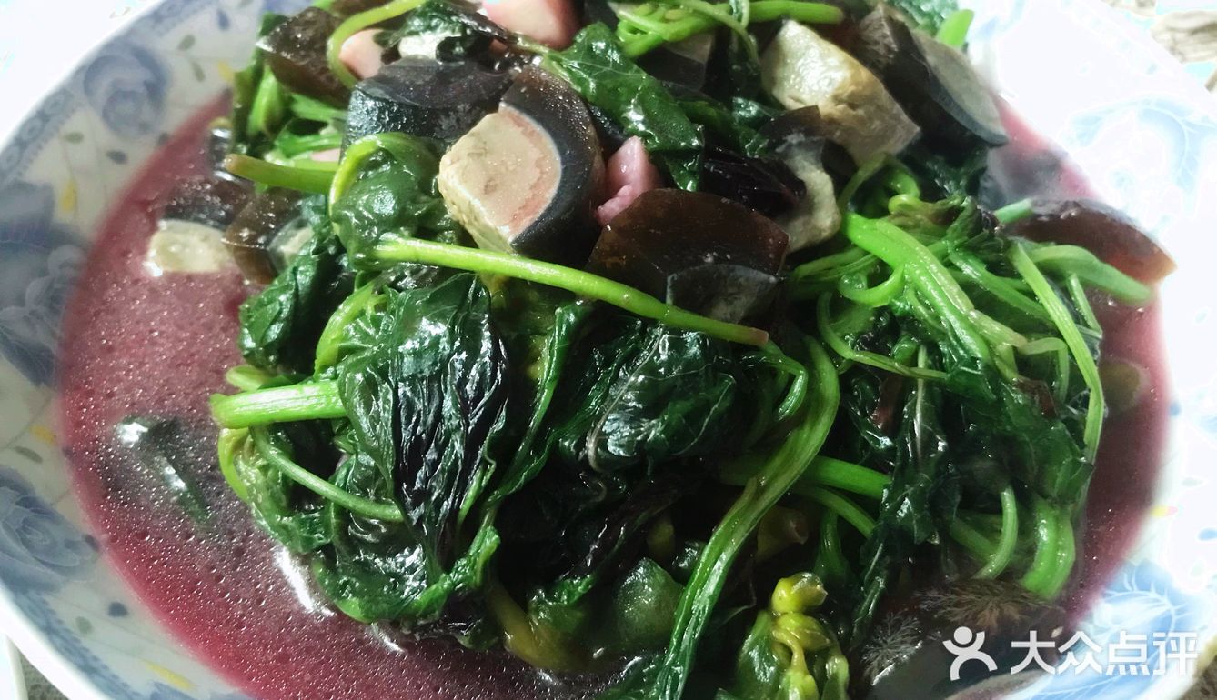 夏日版本清凉款皮蛋炒红苋菜