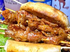 -卞二小串·鹤岗烧烤·坑烤(永定路店)