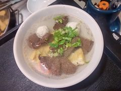 -松树干拌面店