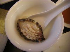 竹笙鲍仔盅之鲍仔-杭州海华满陇度假酒店