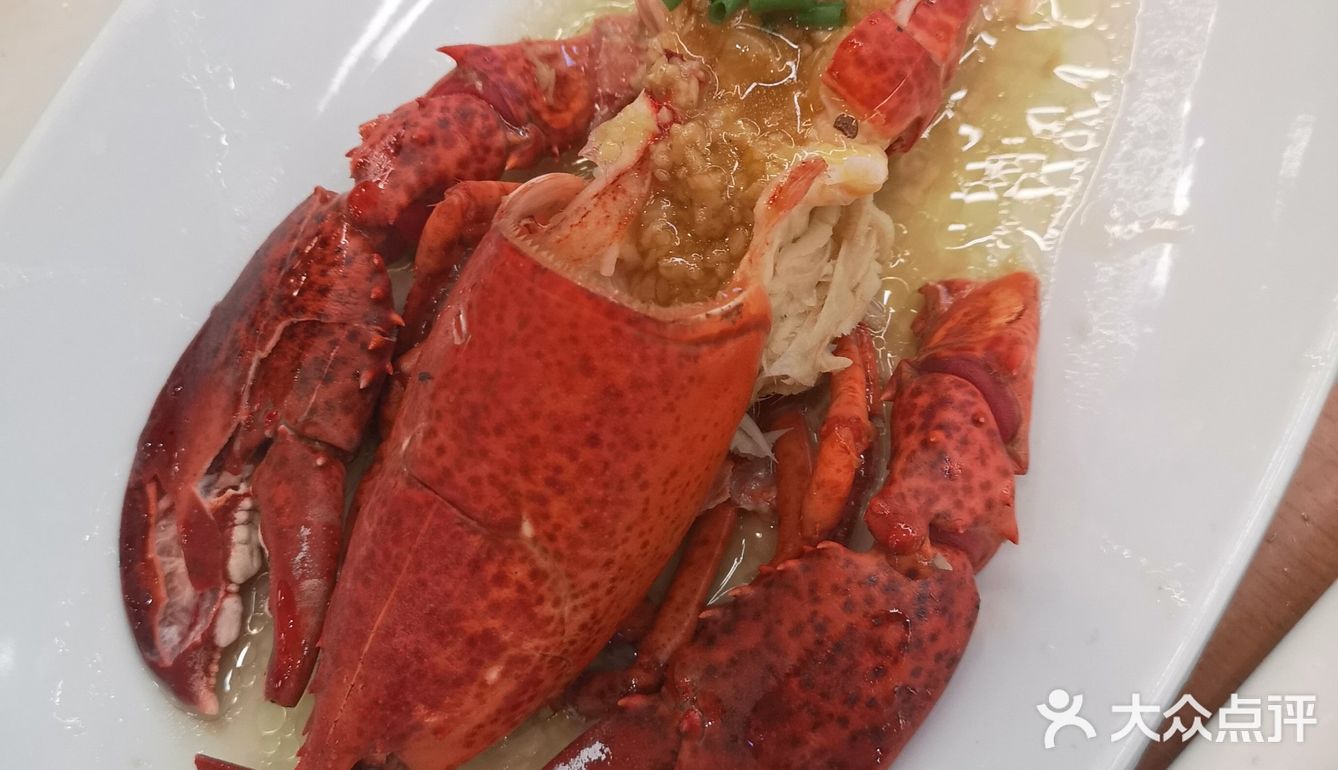 花甲吐沙也不是吐得很干净。龙虾好评！肉超级弹