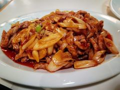 鱼香肉丝-付掌柜在成都·热炒砂锅集(金禾店)