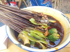 -拈签一笑黄牛肉辣卤串串