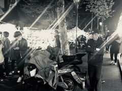 -吴山路夜市