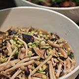 我一口咬下去，就是春天。。。