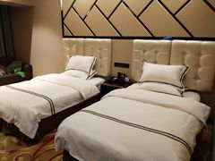 -丽江虎跳峡大酒店