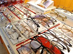 -优医视平价眼镜蔡司依视路折扣工厂店(十里堡店)