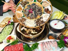 -土连锅·现熬养生汤锅(梁家巷店)