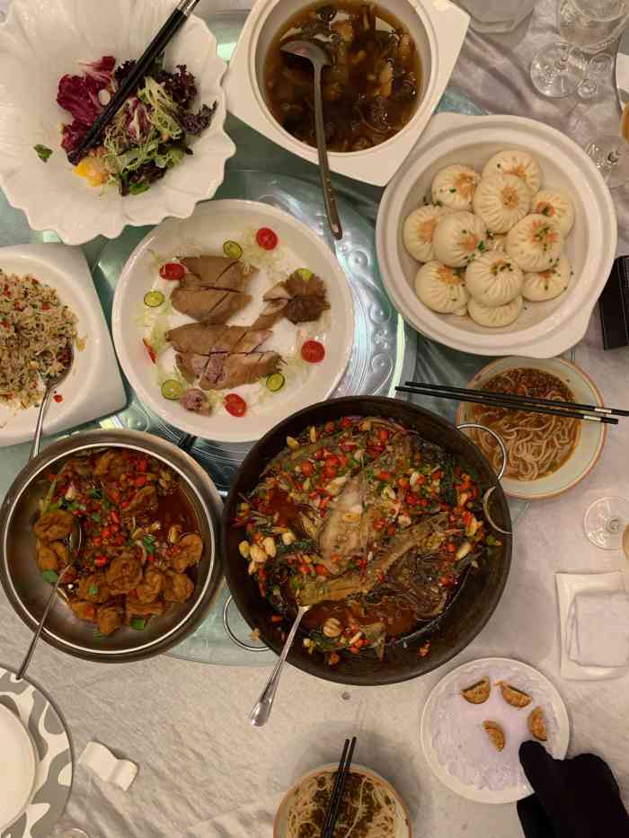 宝庆码头食府(融金时代广场店"北四环边儿上的辽宁大厦里面,招牌