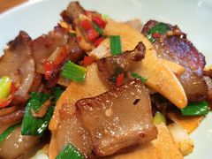 湘西腊肉炒冬笋-印象鲵宴·张家界地标美食名片(溪布街店)