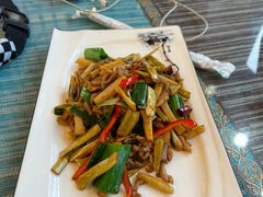 -自游人·美食一楼