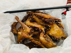 盐焗乳鸽-鸡冠山庄