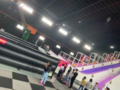 -嘿哟动霸CHUA·新潮玩运动娱乐中心·蹦床滑冰团建乐园