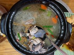 姬松茸炖鸡-妈妈的味道(和顺古镇店)