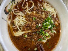 -沉香牛肉面