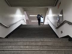 -上海体育馆(地铁站)