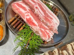 -草家酱蟹炭火烤肉店(珲春南路一店)