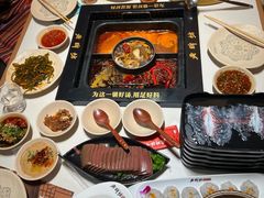 -老牌坊云南鱼豆花火锅(哈西万达店)