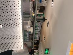 -新大咀港式茶餐厅(宝山万达店)