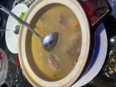-荣誉海鲜酒楼(海湾店)