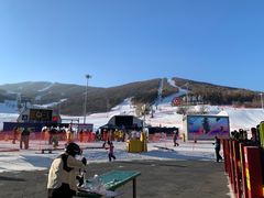 -中旅松花湖滑雪场