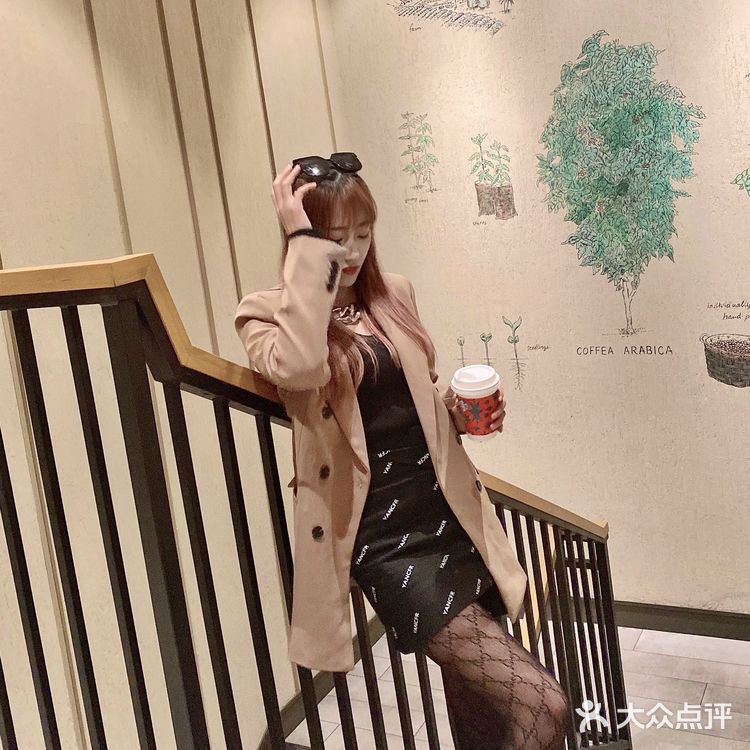 打卡欧式小洋房里的星巴克圣诞新品🎅🏻