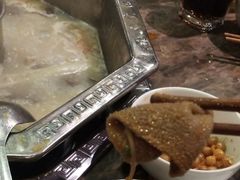 -佬土鹅肠火锅(中建大观店)