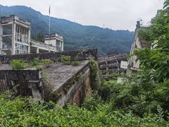 -四川汶川特大地震漩口中学遗址
