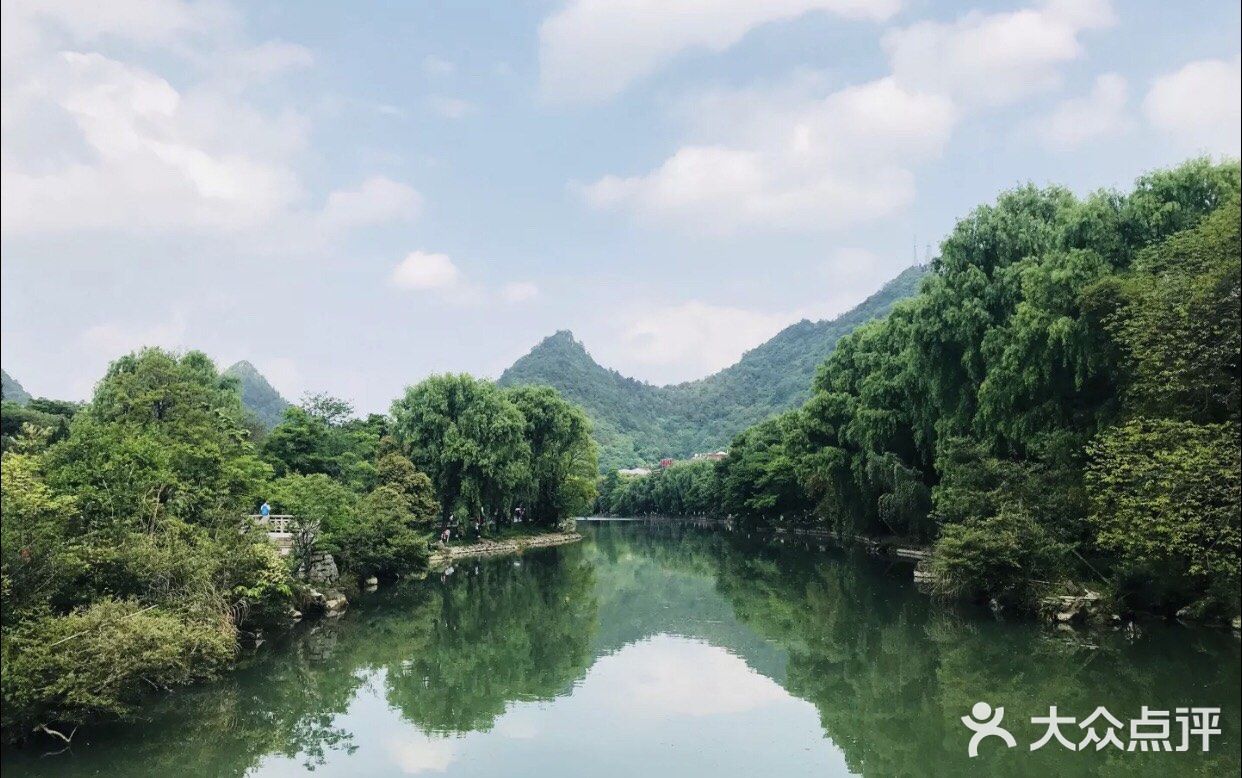 其实花溪真正的美不仅仅是一个山山水水