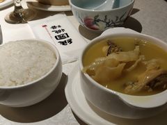 浓汤花胶鸡汤-维园悦谱·海派家常菜(乌鲁木齐南路店)