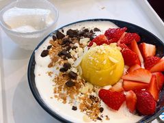 芝士草莓雪冰-Ice Monster冰馆·CNN评选全球十大甜品(国贸商城店)