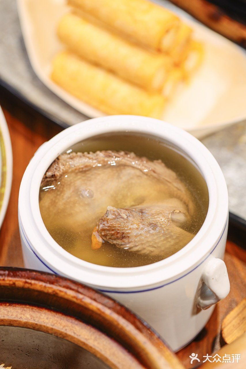 周末被顺德土著按头安利的啫啫煲！锅巴绝了！