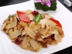 Hot crispy bamboo shoots-王府家宴WAHAT AL MLOK RESTAURANT