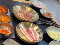 -臻牛烤肉