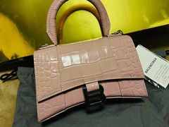 -BALENCIAGA(恒隆广场店)
