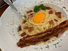 培根奶油意大利面-Chom Cafe and Restaurant