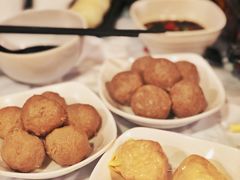 花膠雲吞-鲜入围煮花胶鸡海鲜火锅