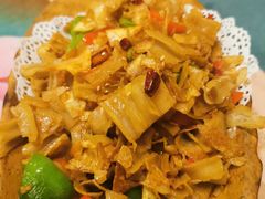 土豆片栲栳栳-一盏明灯全素斋(殊像寺店)